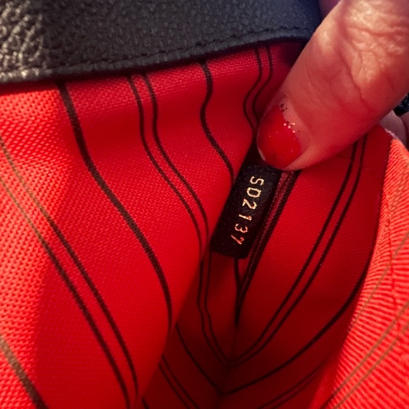 Louis Vuitton Navy Monogram Empreinte Montaigne MM - Picture 11 of 17